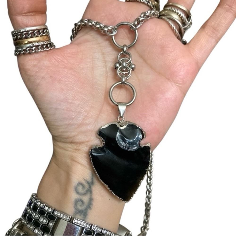 Black obsidian arrow on stainless steel maille celtic knot lariat Y necklace. - Picture 2 of 14